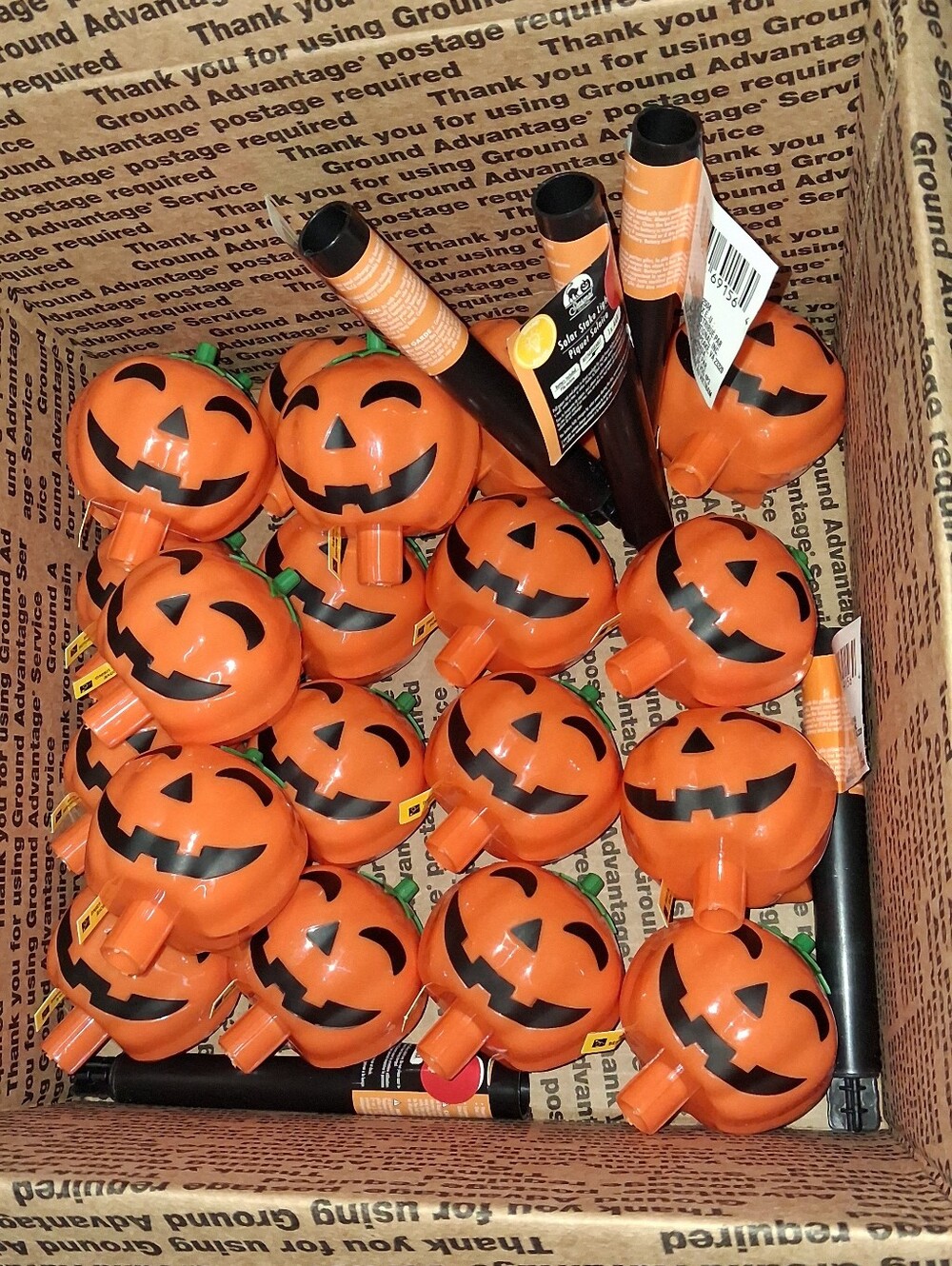20 Solar Pumpkin Stake Light - Orange Jack-O'-Lantern - Picture 2 of 3